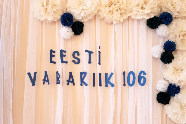 Head Eesti Vabariigi 106. aastapäeva!
