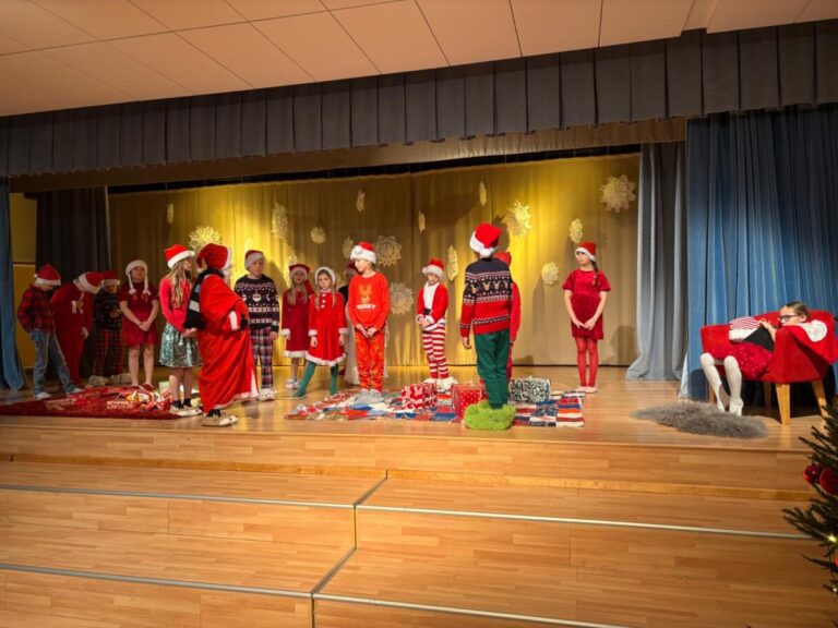 Saku Gümnaasiumi algkooli jõuluetendus